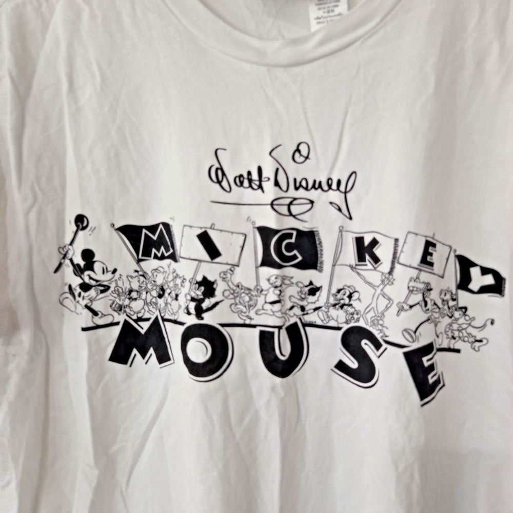 Walt Disney 100th Anniversary Mickey Mouse and Friends Parade White‎ T Shirt Med